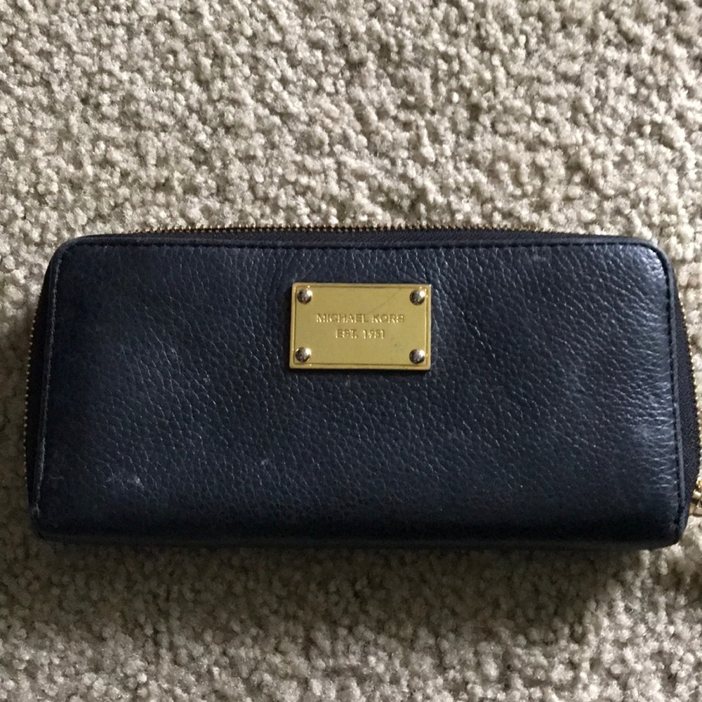 Michael kors wallet